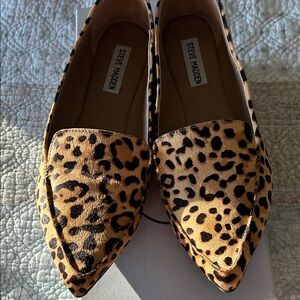 Steve Madden Tan Leopard Print Flats